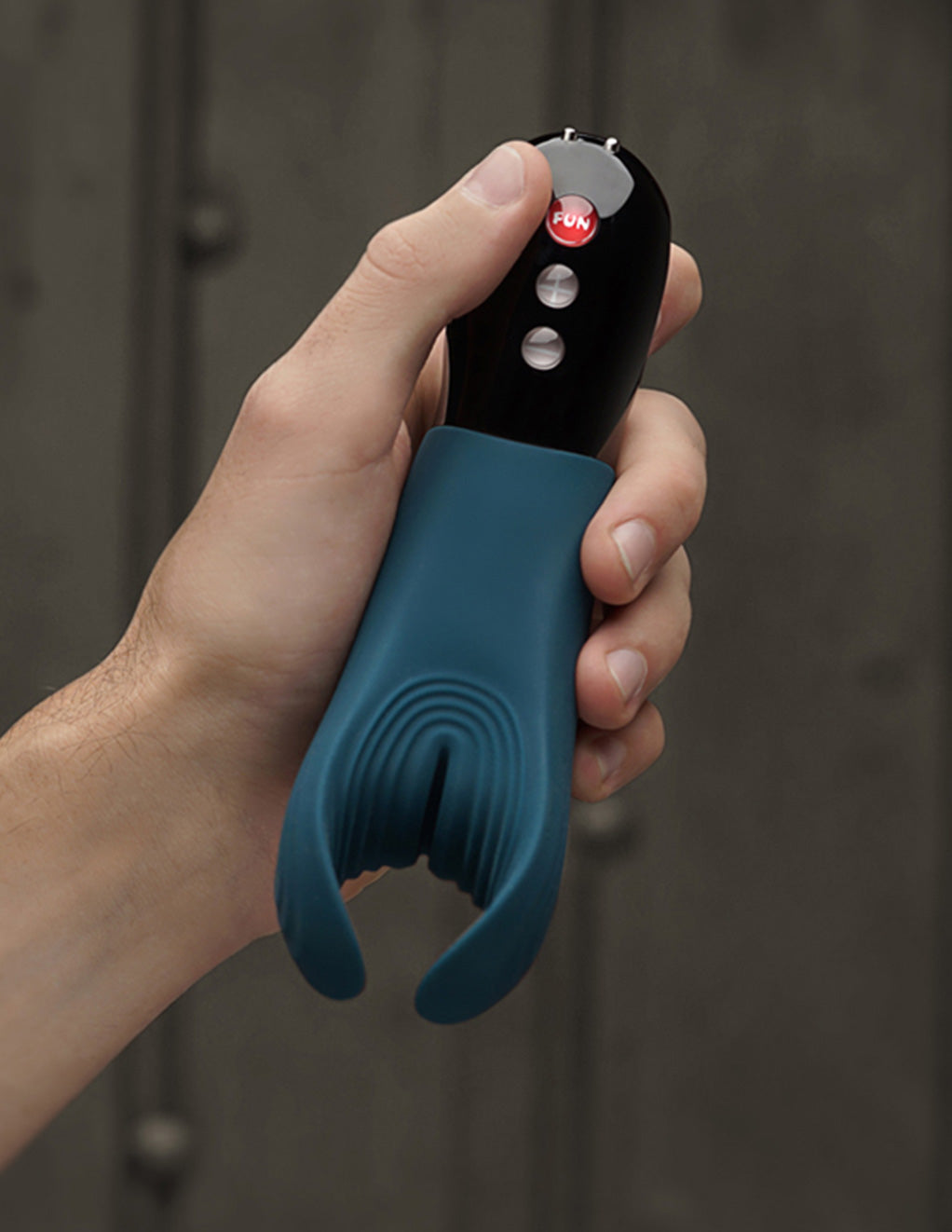 MANTA By Fun Factory Vibrating Stroker Blue