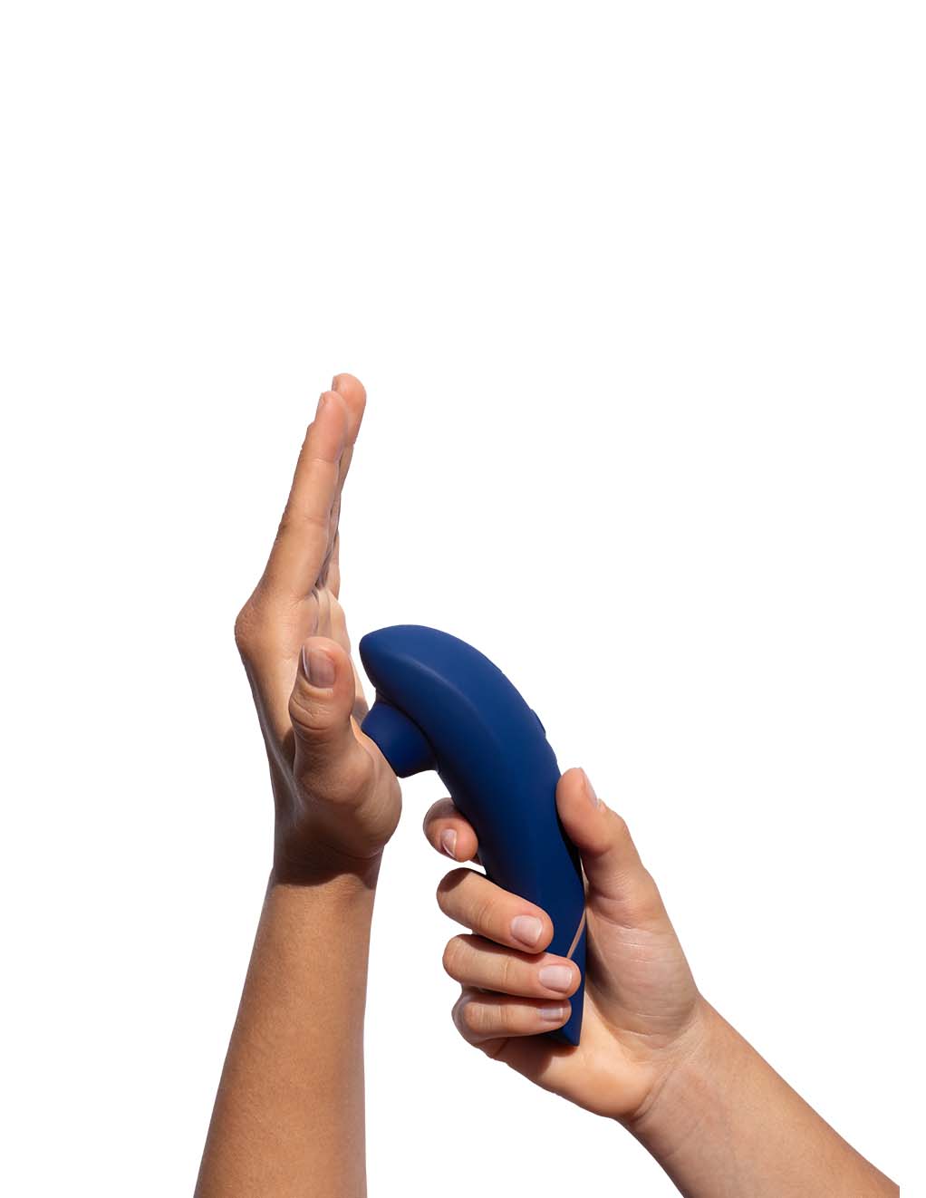 Womanizer Premium 2- Blueberry -In Hand 3