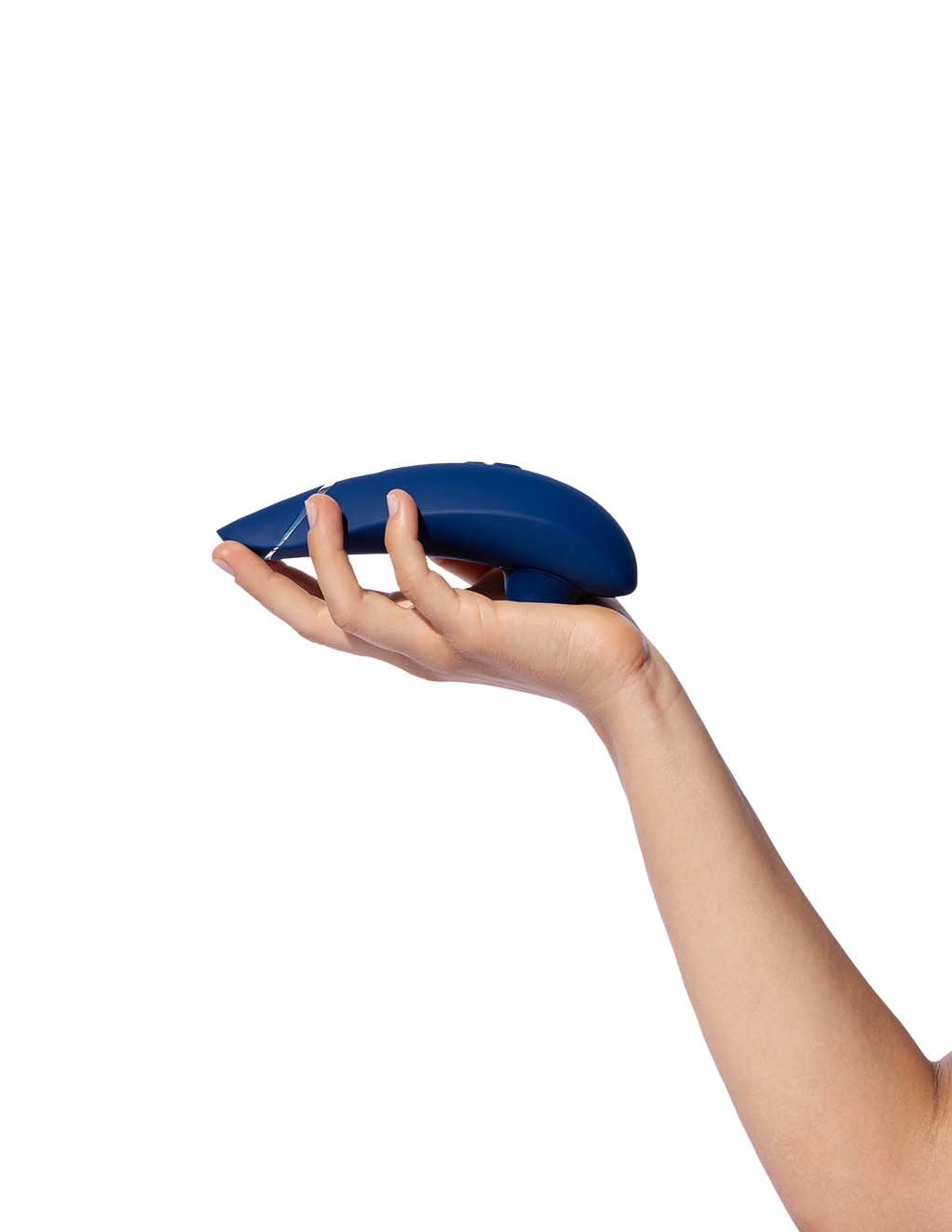 Womanizer Premium 2- Blueberry- In Hand